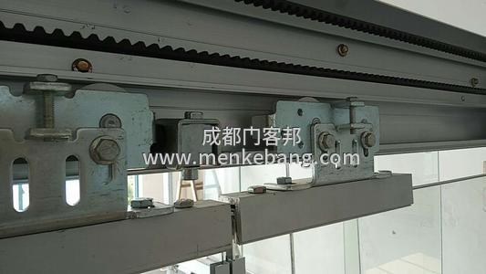 自動門的導(dǎo)軌及滑輪磨損原因及解決方法 自動門的導(dǎo)軌及滑輪磨損原因及解決方法