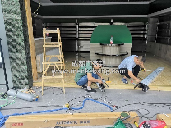 雙流公興鎮自動感應門安裝案例,成都雙流美食展廳感應門案例