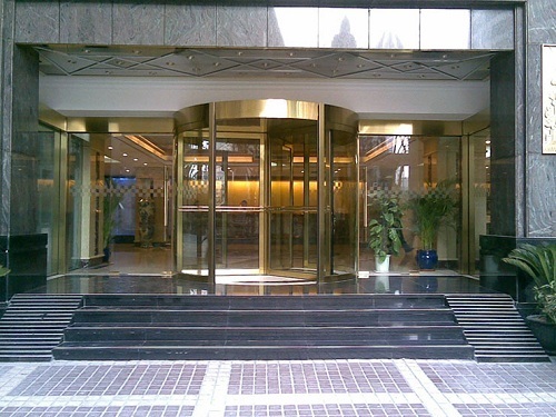 成都自動旋轉(zhuǎn)門工程案例 成都自動旋轉(zhuǎn)門工程案例