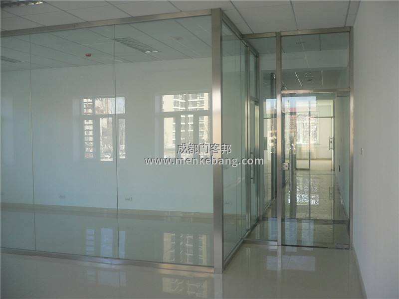 成都換一個(gè)玻璃門要多少錢,修個(gè)玻璃門大概多少錢 成都換一個(gè)玻璃門要多少錢,修個(gè)玻璃門大概多少錢